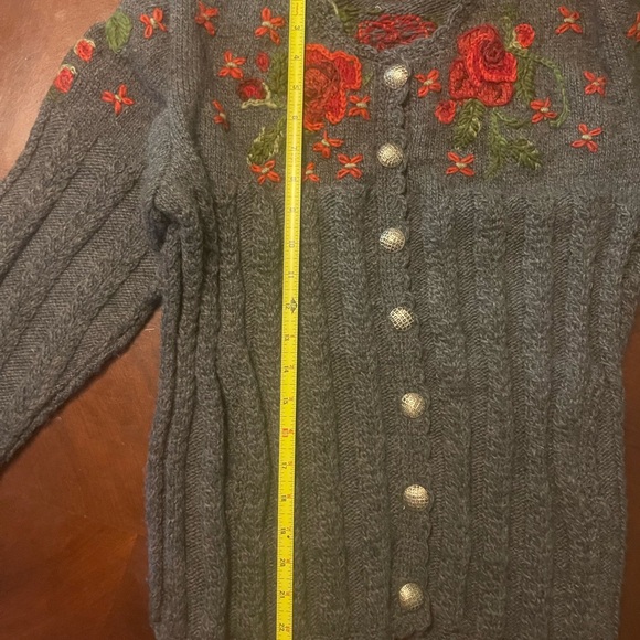 Lost Horizon Women Sweater Button Up 100% Wool Handmade Rare To Find fair trade - Picture 12 of 15